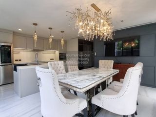 Casa adosada en venta de 4 habitaciones en Watthana, Bangkok