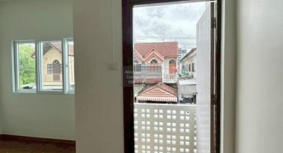 Casa adosada en venta de 2 habitaciones en Khlong Sam Wa, Bangkok