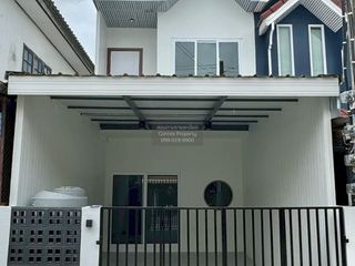 Casa adosada en venta de 2 habitaciones en Khlong Sam Wa, Bangkok