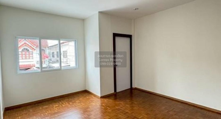 Casa adosada en venta de 2 habitaciones en Khlong Sam Wa, Bangkok