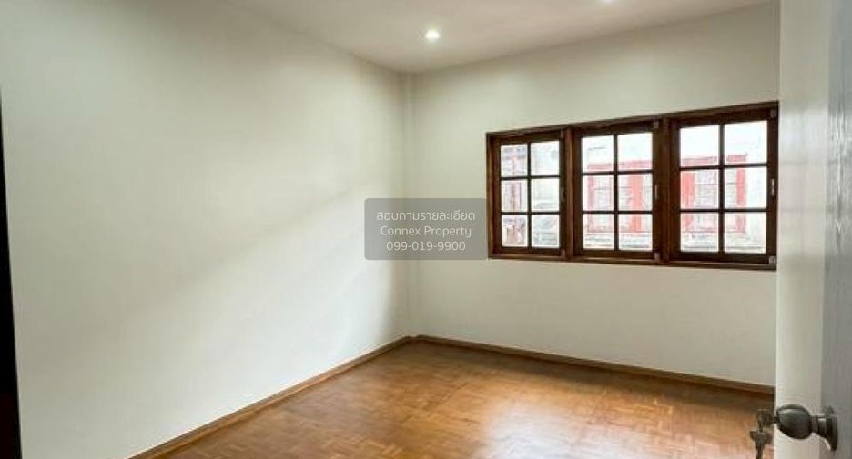 Casa adosada en venta de 2 habitaciones en Khlong Sam Wa, Bangkok