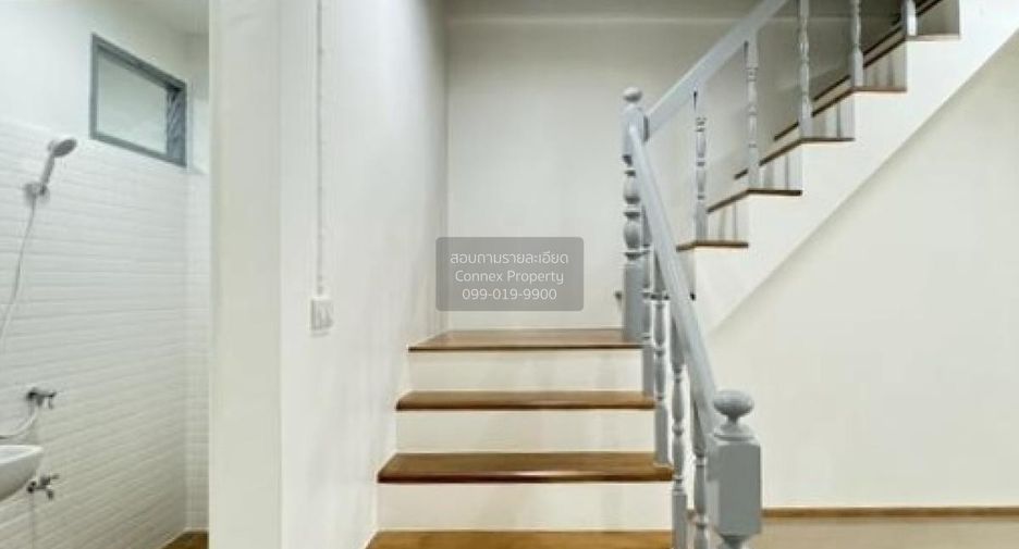 Casa adosada en venta de 2 habitaciones en Khlong Sam Wa, Bangkok