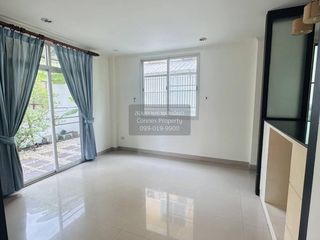 Haus zum Kauf mit 3 Zimmer in Bang Khun Thian, Bangkok