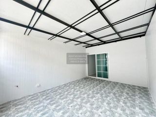 Casa adosada en venta de 2 habitaciones en Khlong Sam Wa, Bangkok