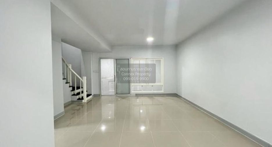 For sale 3 bedrooms townhouse in Khlong Luang, Pathum Thani