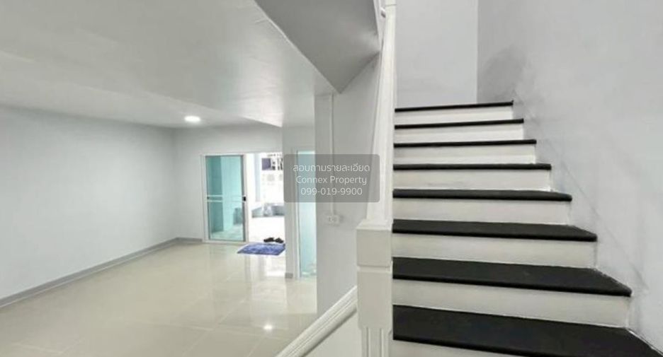 For sale 3 bedrooms townhouse in Khlong Luang, Pathum Thani