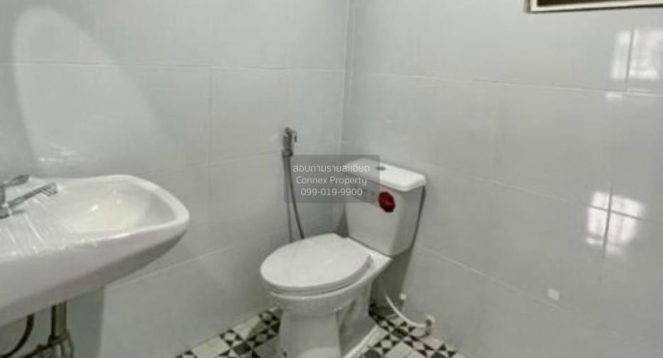 For sale 3 bedrooms townhouse in Khlong Luang, Pathum Thani