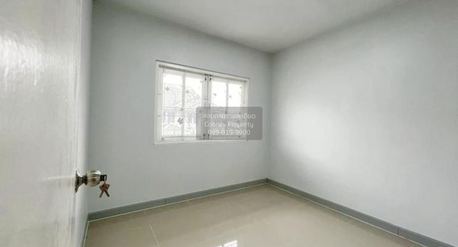 For sale 3 bedrooms townhouse in Khlong Luang, Pathum Thani