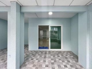 Продажа 3 спальни таунхаус в Khlong Luang, Патумтани