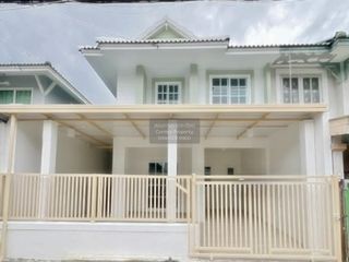 Casa adosada en venta de 3 habitaciones en Khlong Luang, Pathum Thani