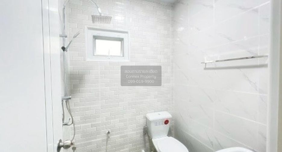 For sale 3 bedrooms townhouse in Khlong Luang, Pathum Thani