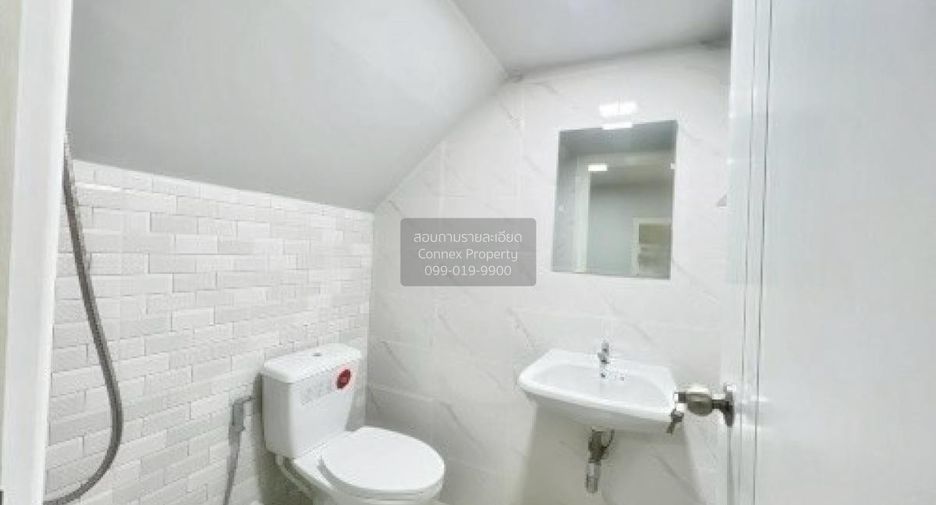 For sale 3 bedrooms townhouse in Khlong Luang, Pathum Thani