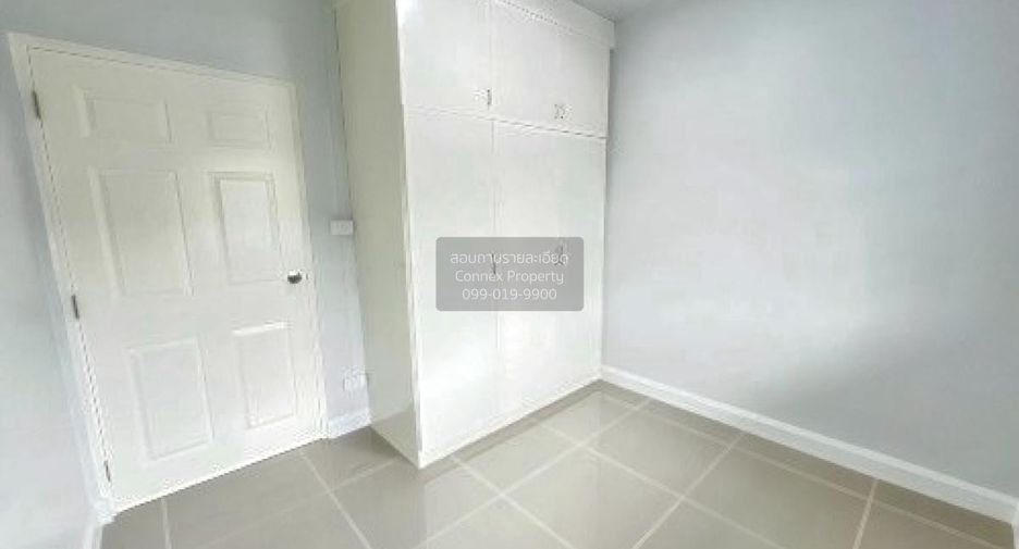 For sale 3 bedrooms townhouse in Khlong Luang, Pathum Thani