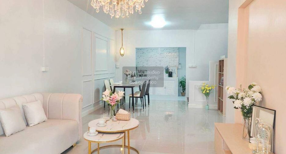 Casa adosada en venta de 3 habitaciones en Khlong Luang, Pathum Thani