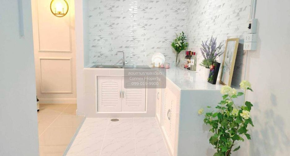 Casa adosada en venta de 3 habitaciones en Khlong Luang, Pathum Thani