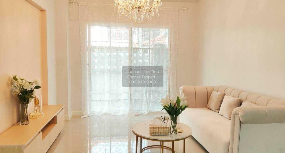Casa adosada en venta de 3 habitaciones en Khlong Luang, Pathum Thani