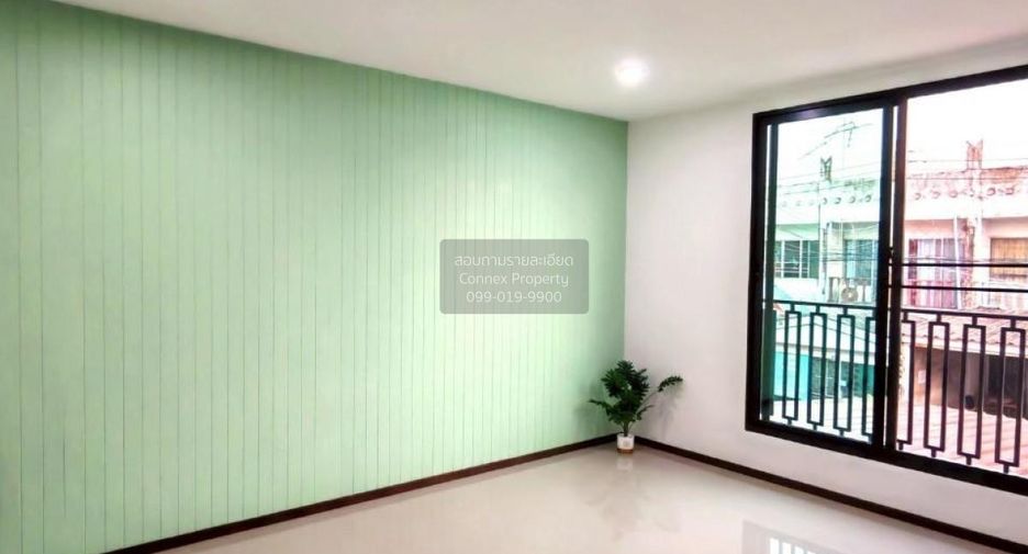 À vendre 3 chambres maison de ville à Thanyaburi, Pathum Thani