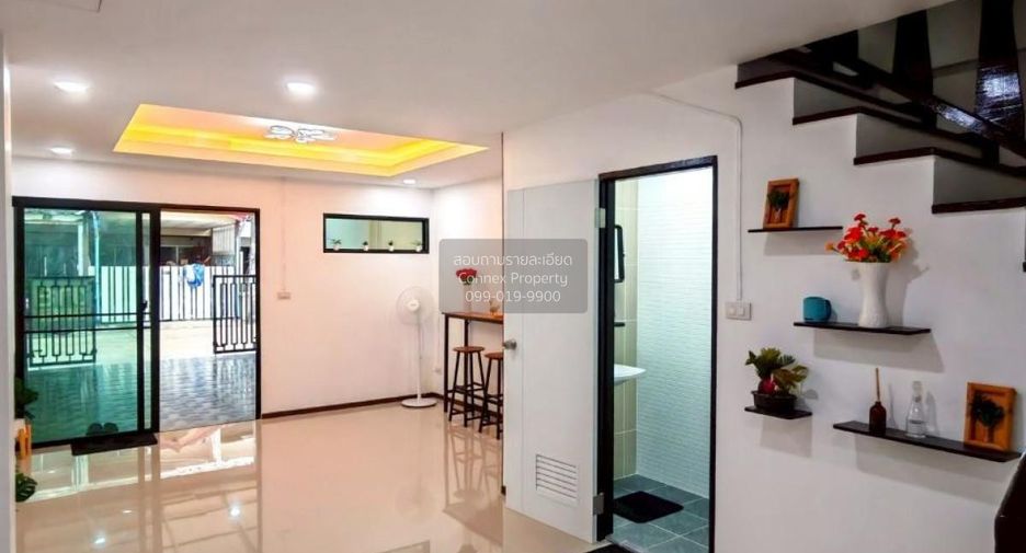 À vendre 3 chambres maison de ville à Thanyaburi, Pathum Thani