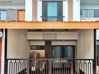 Casa adosada en venta de 3 habitaciones en Thanyaburi, Pathum Thani