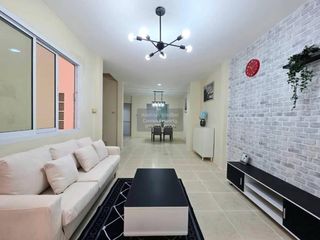 Casa adosada en venta de 3 habitaciones en Phra Samut Chedi, Samut Prakan