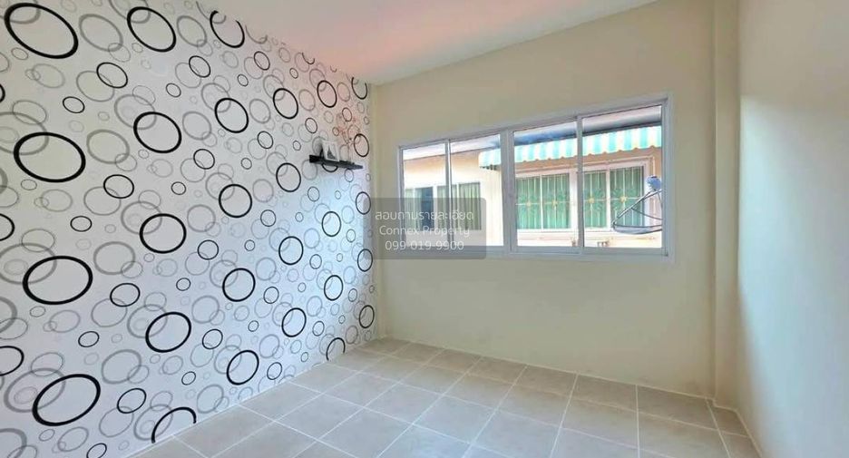 Casa adosada en venta de 3 habitaciones en Phra Samut Chedi, Samut Prakan
