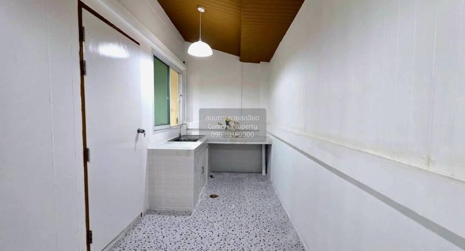 Casa adosada en venta de 3 habitaciones en Phra Samut Chedi, Samut Prakan