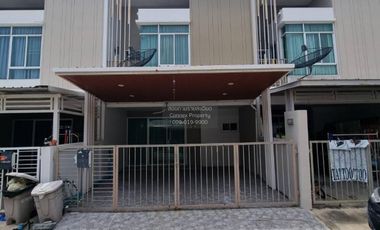 For sale 4 bedrooms townhouse in Phutthamonthon, Nakhon Pathom