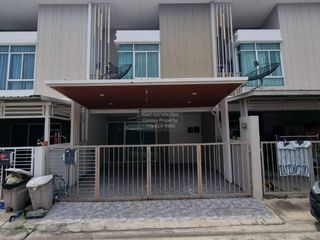 For sale 4 bedrooms townhouse in Phutthamonthon, Nakhon Pathom
