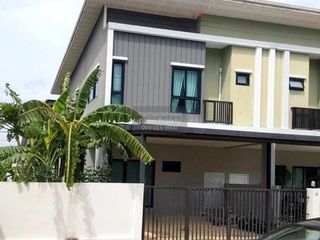 出售 4 卧室 联排别墅 在 Sai Noi, Nonthaburi