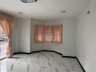 出售 5 卧室 独立屋 在 Mueang Pathum Thani, Pathum Thani
