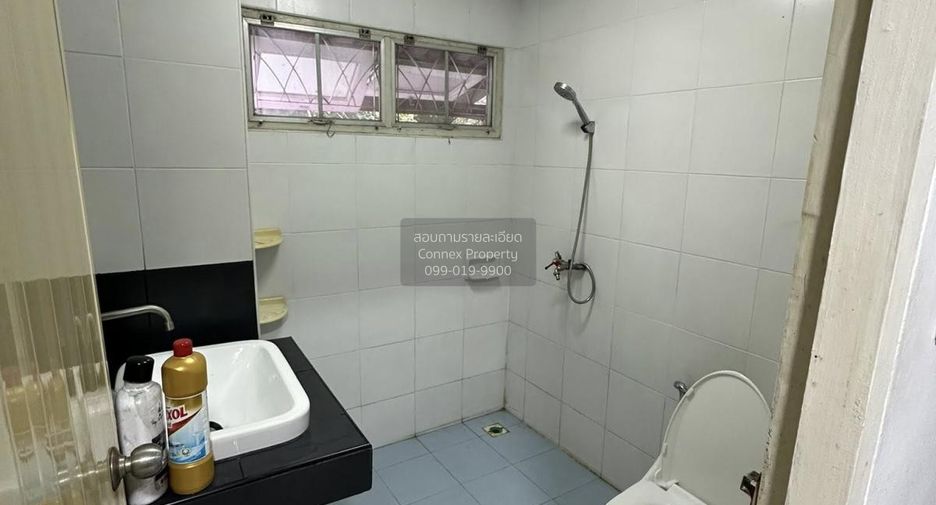 出售 5 卧室 独立屋 在 Mueang Pathum Thani, Pathum Thani