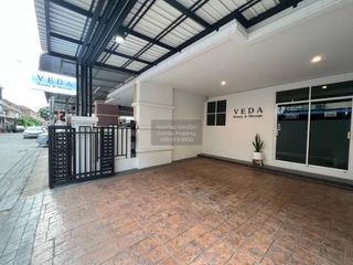 Casa adosada en venta de 5 habitaciones en Mueang Nonthaburi, Nonthaburi