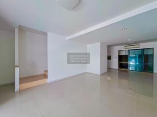 出售 3 卧室 联排别墅 在 Pak Kret, Nonthaburi