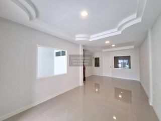 Reihenhaus zum Kauf mit 3 Zimmer in Bang Bua Thong, Nonthaburi