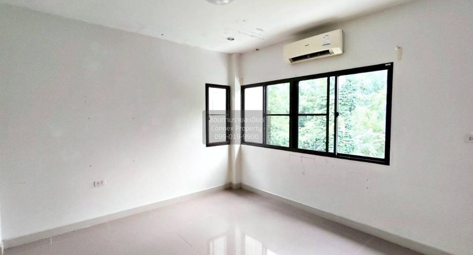 For sale 3 ベッドルーム townhouse in Mueang Trang, Trang