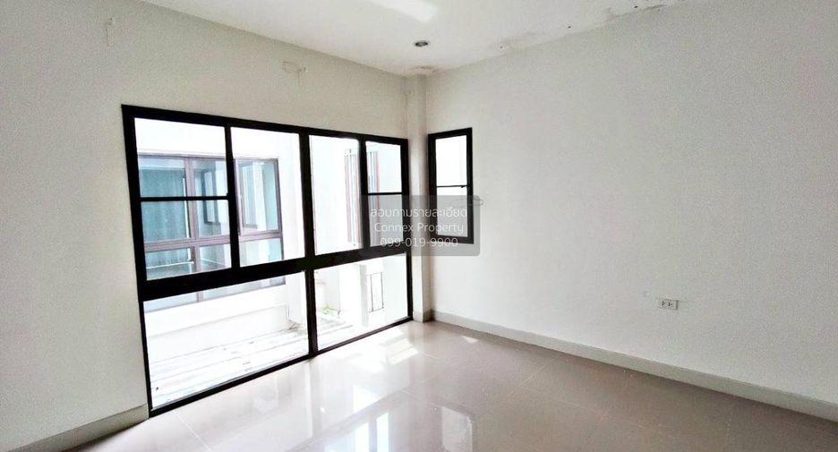 For sale 3 ベッドルーム townhouse in Mueang Trang, Trang