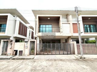 For sale 3 ベッドルーム townhouse in Mueang Trang, Trang