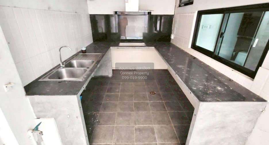For sale 3 ベッドルーム townhouse in Mueang Trang, Trang
