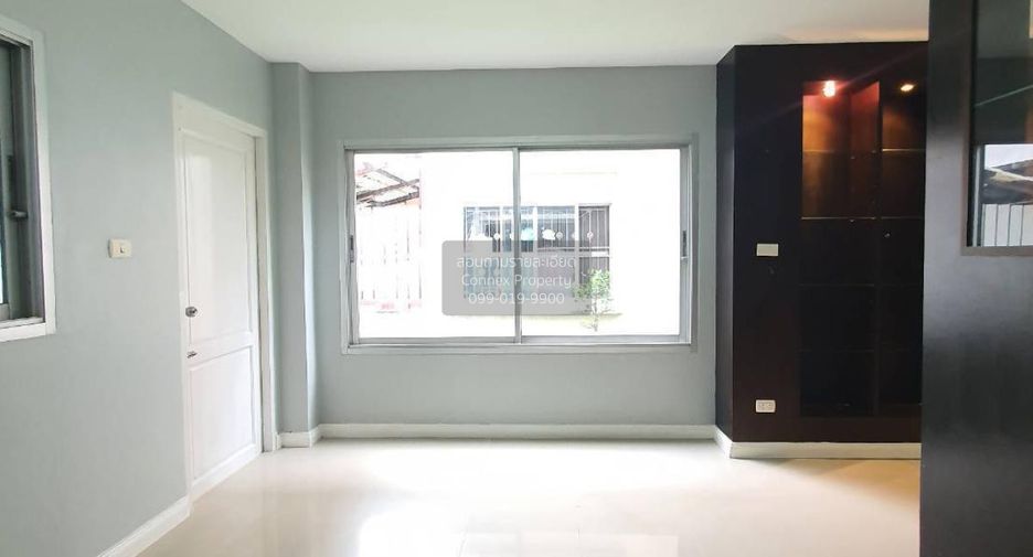 À vendre 4 chambres maison de ville à Prawet, Bangkok