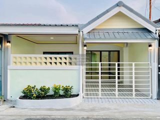 Reihenhaus zum Kauf mit 2 Zimmer in Bang Yai, Nonthaburi