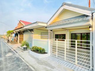 Reihenhaus zum Kauf mit 2 Zimmer in Bang Yai, Nonthaburi