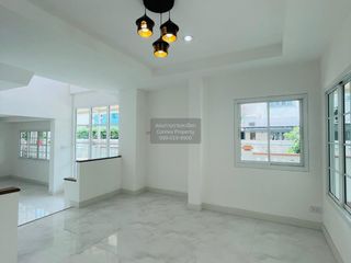 Reihenhaus zum Kauf mit 2 Zimmer in Bang Bua Thong, Nonthaburi