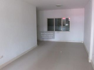 For sale 3 bedrooms townhouse in Mueang Chon Buri, Chonburi