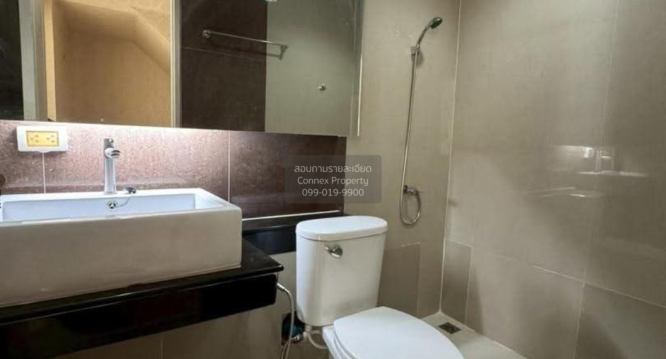 Casa adosada en venta de 3 habitaciones en Bang Bon, Bangkok