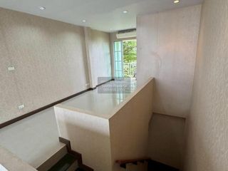 Casa adosada en venta de 3 habitaciones en Bang Bon, Bangkok
