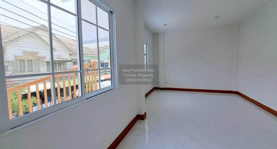 Casa adosada en venta de 4 habitaciones en Lam Luk Ka, Pathum Thani