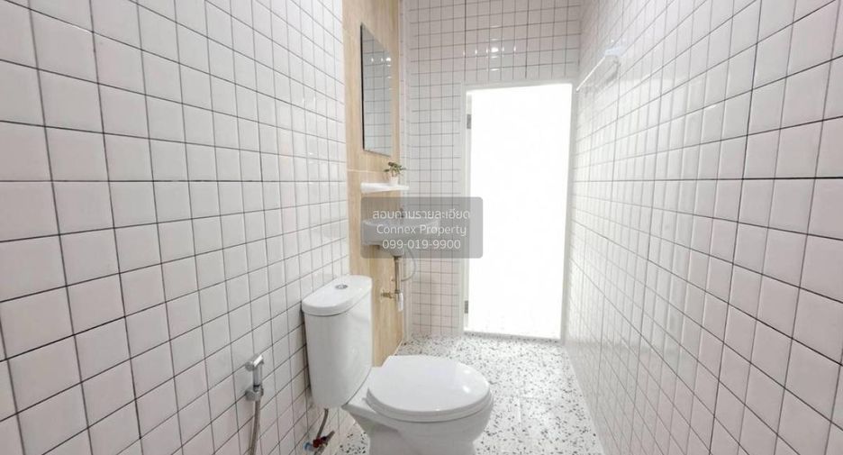 Casa adosada en venta de 4 habitaciones en Lam Luk Ka, Pathum Thani