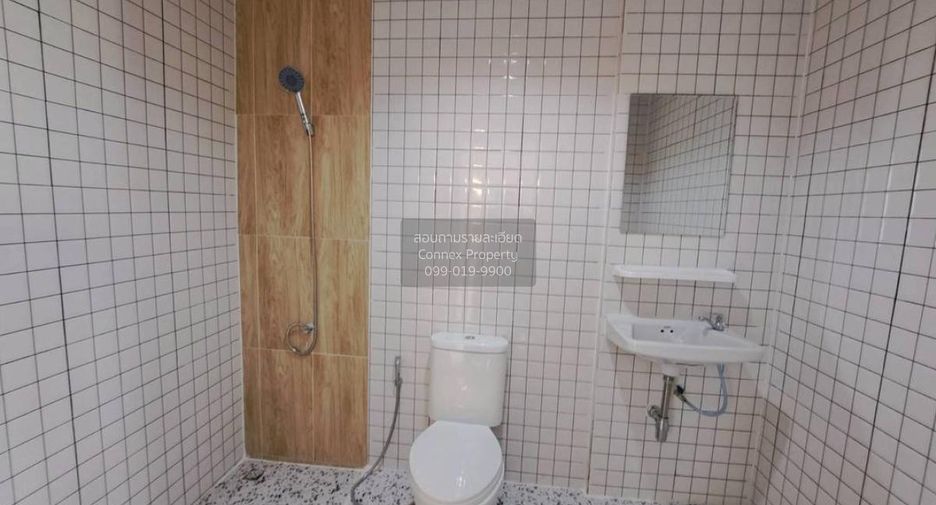Casa adosada en venta de 4 habitaciones en Lam Luk Ka, Pathum Thani