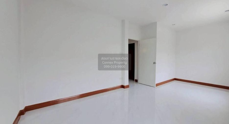 Casa adosada en venta de 4 habitaciones en Lam Luk Ka, Pathum Thani