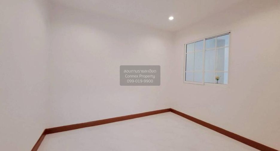 Casa adosada en venta de 4 habitaciones en Lam Luk Ka, Pathum Thani